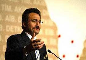 Yüzücü bakana 100 milyar dolar