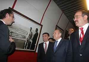 Atatürk'ün bakanı kovduğu resim