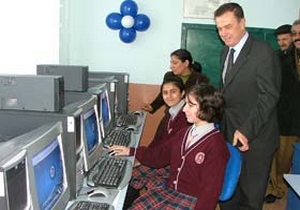 Penguen Gıda’ dan eğitime destek