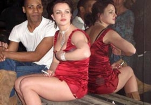 Britney Spears barda kızlarla ne yapıyor?