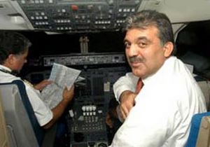 Uçakta Gül'e Ermeni şoku