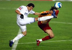Galatasaray'ı efsane kaptan bitirdi