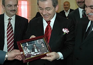 Bakan Şener'e sürpriz fotoğraf