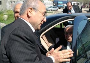 Başkanlar, Bakanın yolunu kesti