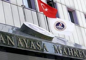 Anayasa Mahkemesi savcıları göreve çağırdı