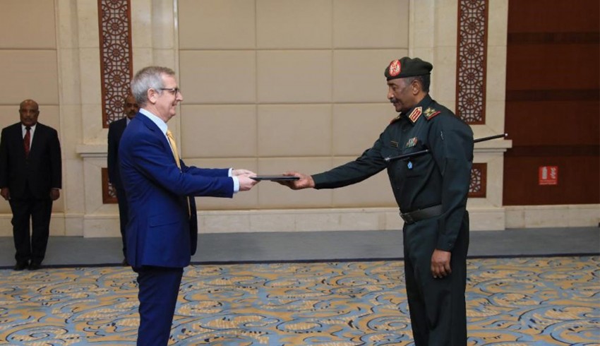AB’nin Sudan Büyükelçisi evinde saldırıya uğradı