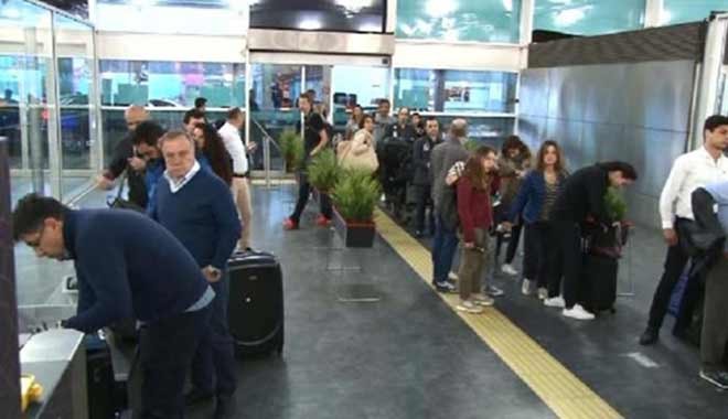 AHL'de tatil yoğunluğu: 4 saat önce gidin
