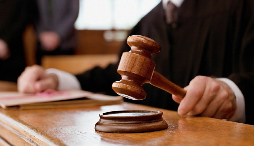 AYM: Kadın evlendikten sonra kendi soyadını kullanabilecek