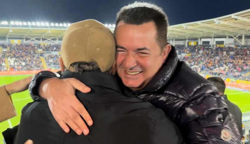 Acun Ilıcalı'nın sarıldığı milyarder kim?