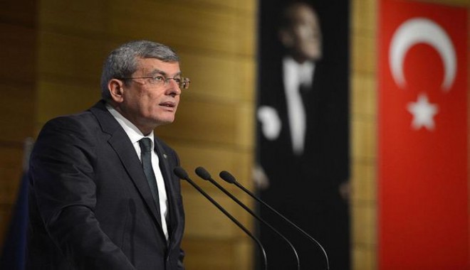 Kritik görevden alma: 102 kişinin hayatını kaybettiği terör eyleminden sonra gülümsemesiyle tartışılmıştı