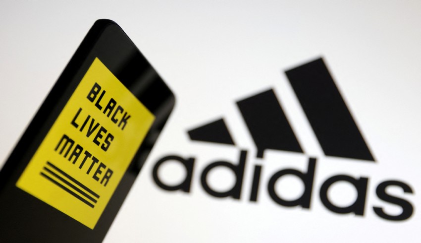 Adidas, ABD Ticari Marka Ofisi'ne yaptığı başvurusunu geri çekti