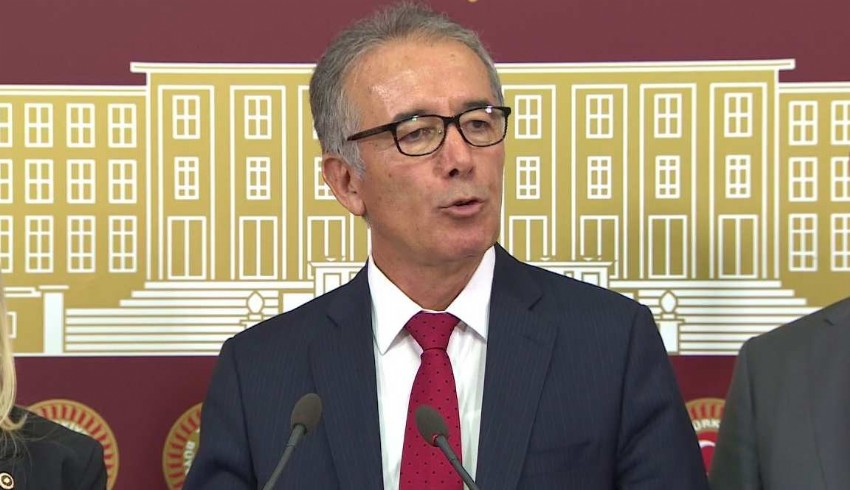 Ahat Andican İYİ Parti'den istifa etti