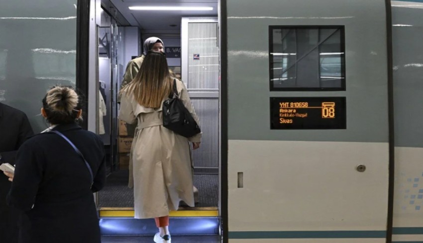 Ankara-Sivas yüksek hızlı tren hattında ilk sefer