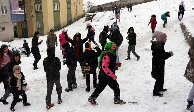 Ankara'da okullara kar tatili: Hangi illerde okullar tatil?