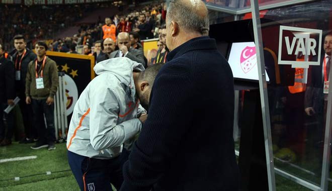 'Arda Turan, birkaç gün içinde Galatasaray'la sözleşme imzalıyor' iddiası