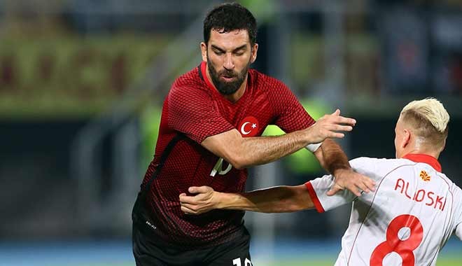 Arda Turan uçakta hangi gazeteciye küfür edip saldırdı?