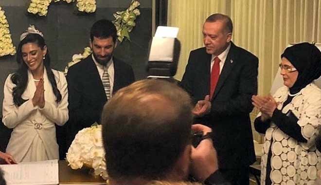 Arda Turan ve Aslıhan Doğan evlendi... Nikah törenine Erdoğan da katıldı