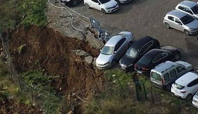 Ataşehir’de inşaat duvarı çöktü
