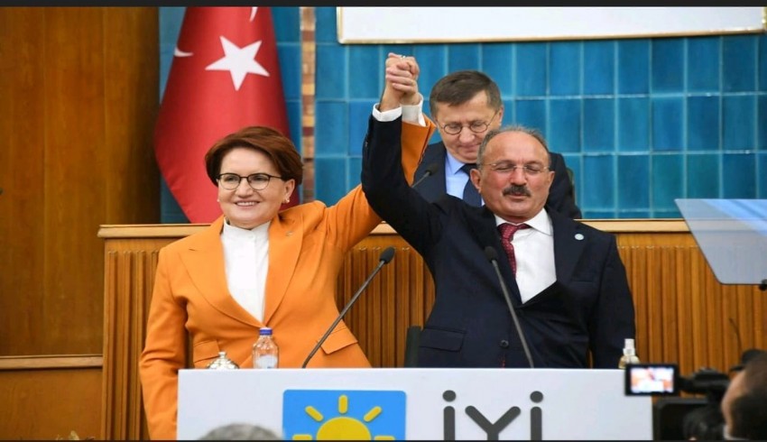 Aykırı başkan sahneye çıktı