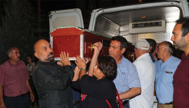 Aysel Tuğluk’un annesinin cenazesini gömdürmediler: Cenaze gömüldü, tekrar çıkarıldı