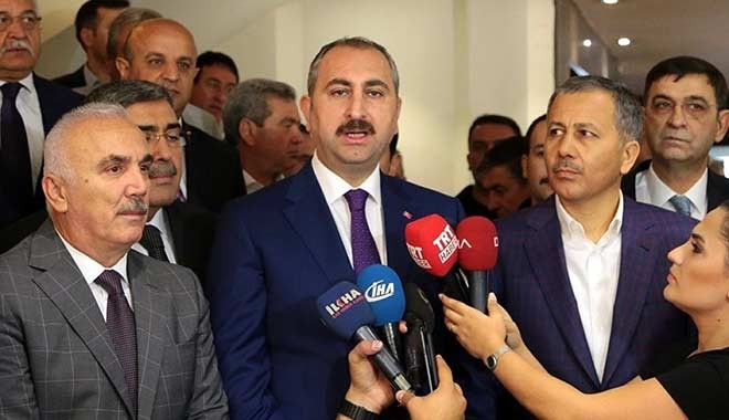 Bakan Gül: Ekonomik sıkıntılar rasyonel değil psikolojik