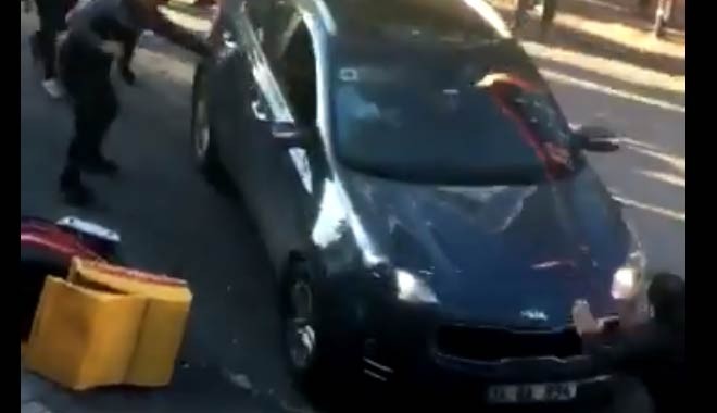 İnsanların üzerine araba süren saldırgan bakın kim çıktı