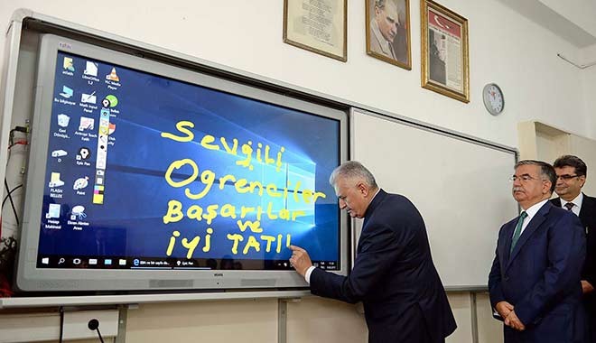 Başbakan Yıldırım: Soruyu bilemeyince babam beni dışarı attı