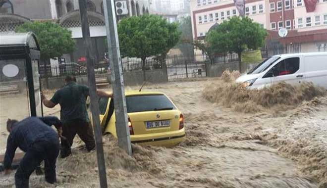 Başkent Ankara'da felaket! Bir kişi sele kapıldı