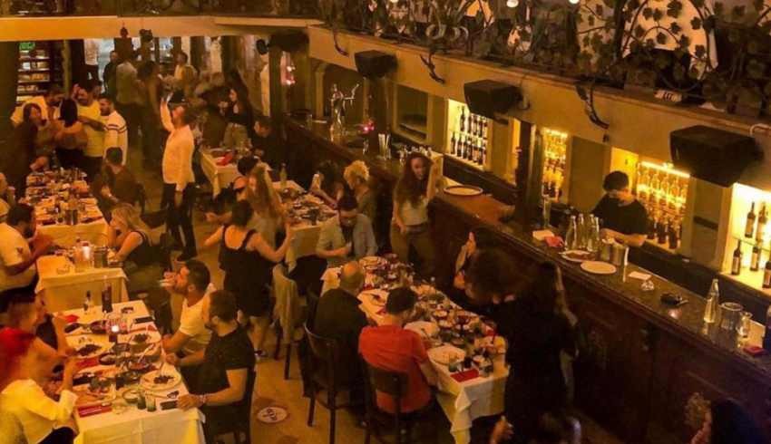 Beyoğlu'ndaki ünlü meyhanede hortumlu dayak: Bulaşıkçı da garson da patron da tutuklandı