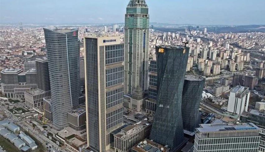 Bloomberg İstanbul Finans Merkezi'nin açılışını yazdı: Yatırım göçü nedeniyle Finans Merkezi'nin yarısı boş