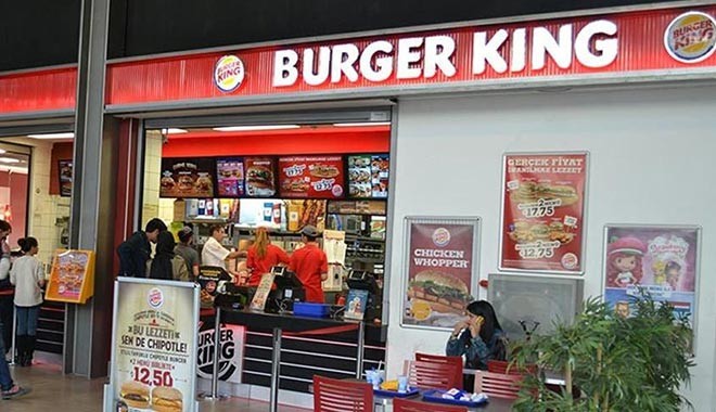 Burger King kadınları aşağılayan skandal reklam için özür diledi