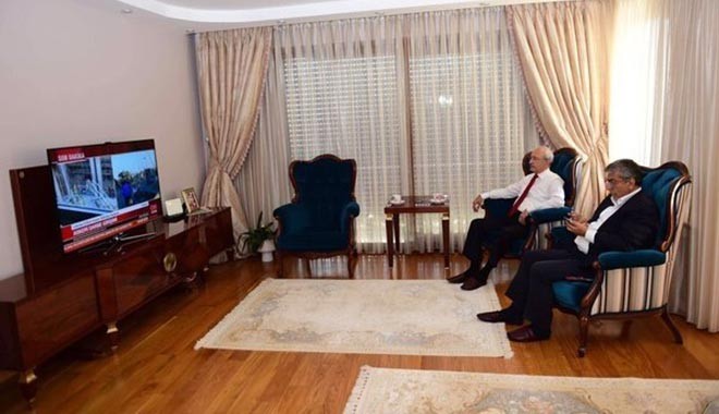 CHP Genel Başkanı Kılıçdaroğlu'nun 15 Temmuz gecesi bu fotoğrafı gündem oldu