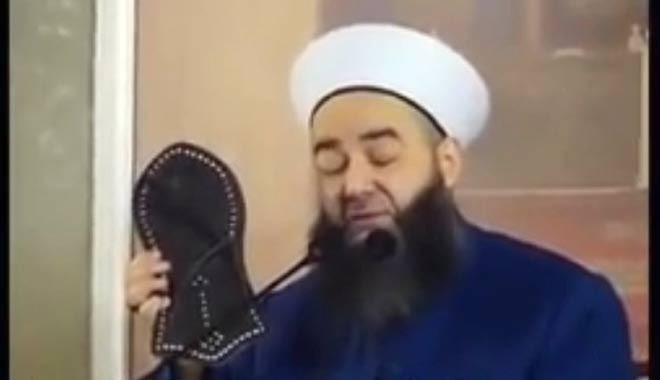 Cübbeli Ahmet bu kez de Hz. Muhammed adını kullanıp 130 Liraya terlik pazarladı