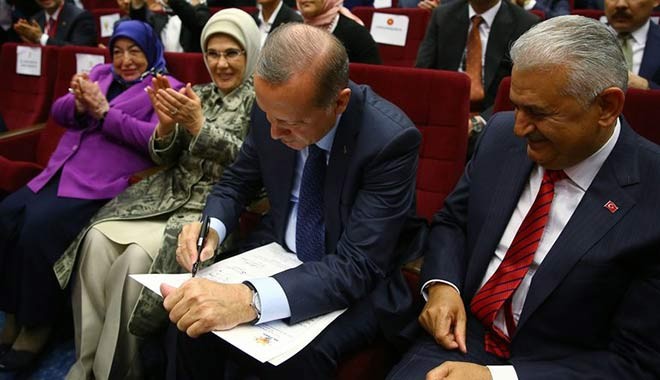 Cumhurbaşkanı Erdoğan, 33 ay sonra AKP’ye resmen üye oldu