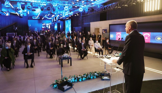 Cumhurbaşkanı Erdoğan: Türkiye'yi küresel bir üretim üssü haline getirmekte kararlıyız