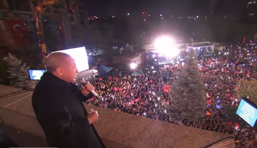 Cumhurbaşkanı Erdoğan'dan balkon konuşması