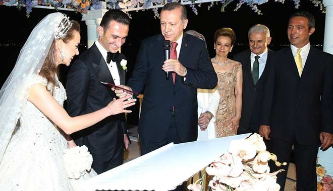 Cumhurbaşkanı Erdoğan ünlü ailenin nikah şahidi oldu