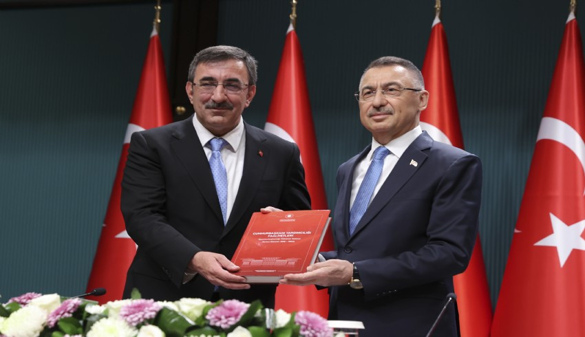 Yılmaz: Enflasyonla mücadeleye öncelik vereceğiz