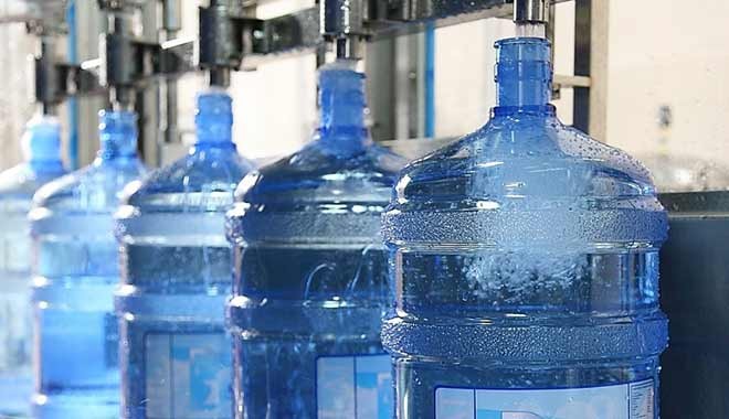 Sözcü yazarı Zileli, içilmesi tehlikeli su markalarını yazdı