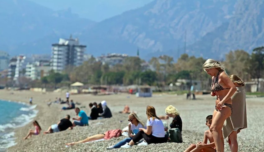 The Economist: Türkler eve kapandı, ülke yabancılara kaldı