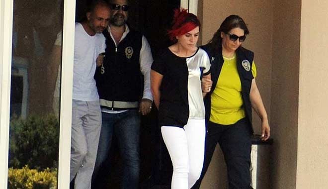 Dolandırıcı kadın suçüstü yakalandı!