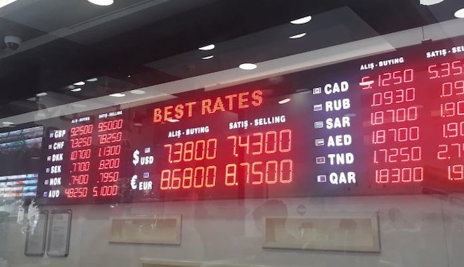 Dolar 7.50'yi gördü, Tahtakale'de döviz büroları işlemleri kapattı
