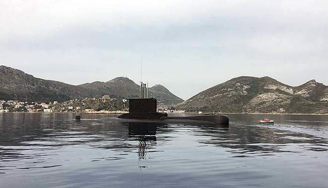 Ege’de kuzu çevirmeden sonra ‘denizaltılı’ tahrik!