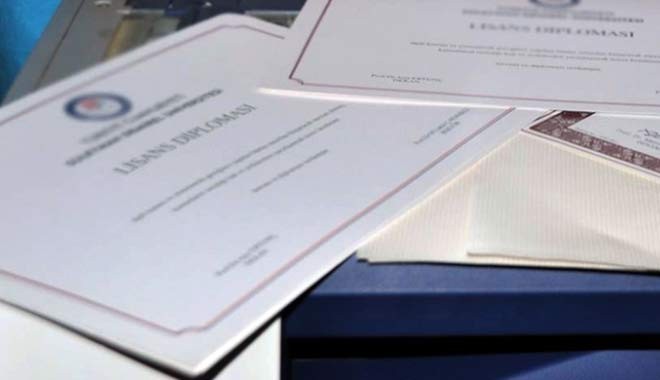 Eğitimde son durum: Sadece özel sektörde geçerlidir...500 liraya üniversite diplomanız hazır, hem de noter onaylı