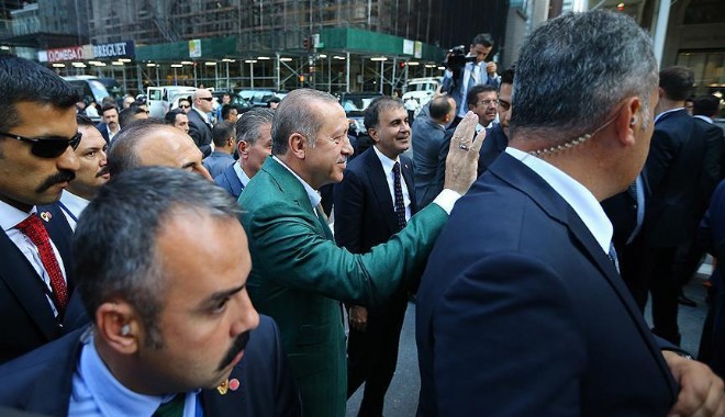 Erdoğan'dan ABD'ye tepki: Biz paramızla silah alamazken siz terör örgütlerine silah veriyorsunuz