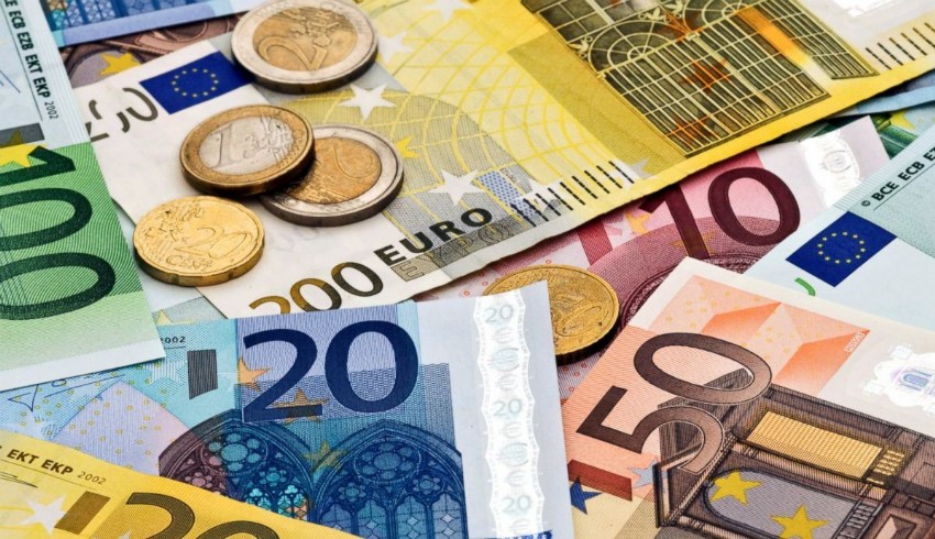 Euro rekorunu tazeledi