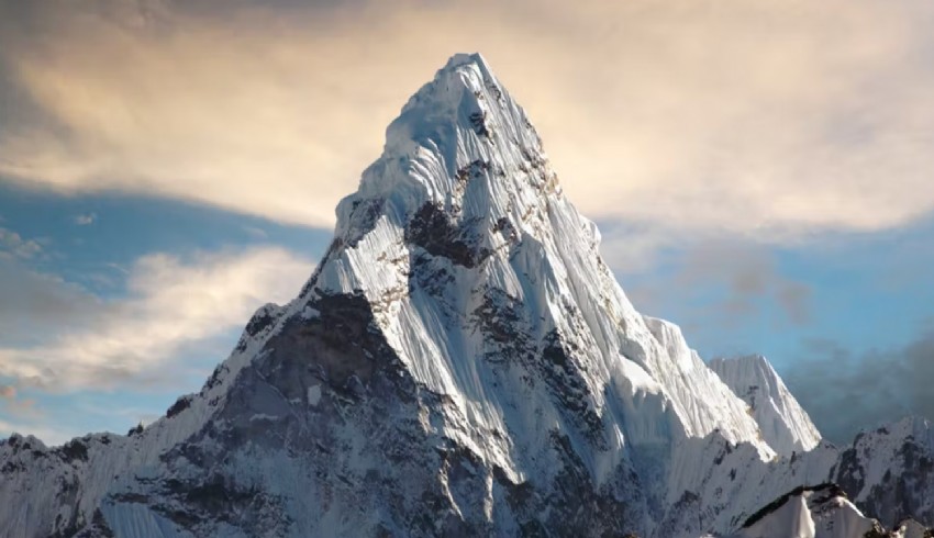 Everest’e 10 kez çıktı, inişte öldü