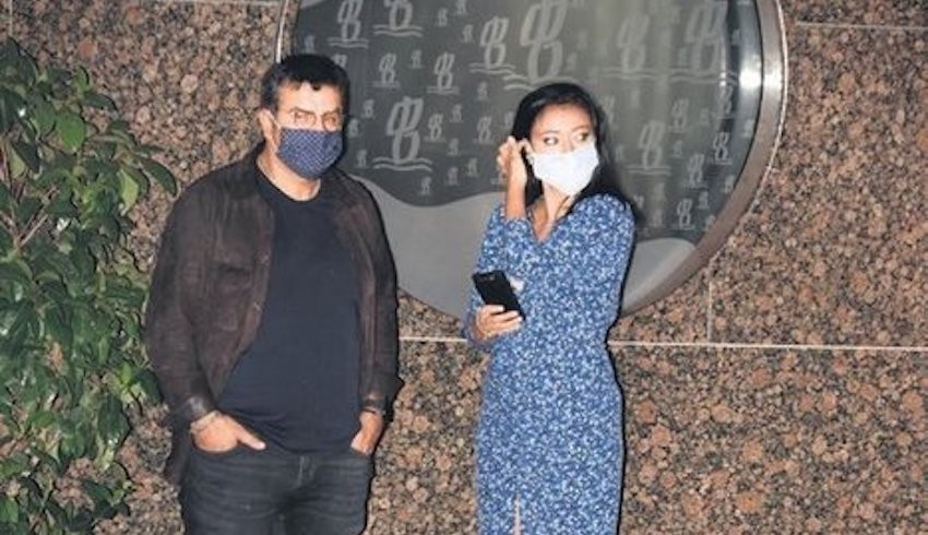 Evli ressam Ahmet Güneştekin fena yakalandı...