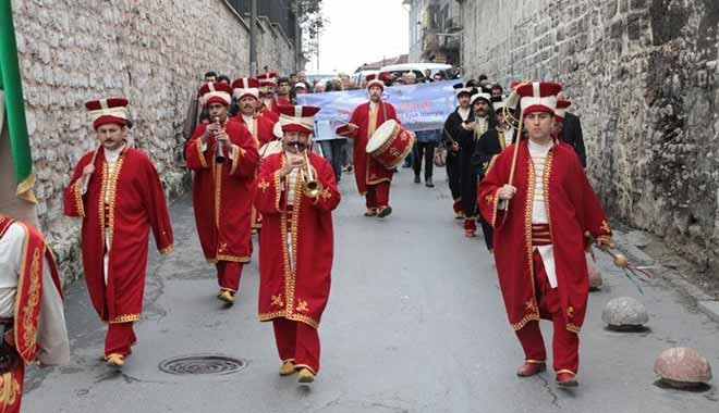 Fatih belediyesi mehter takımı için kesenin ağzını açmış: 11 milyon 490 bin TL