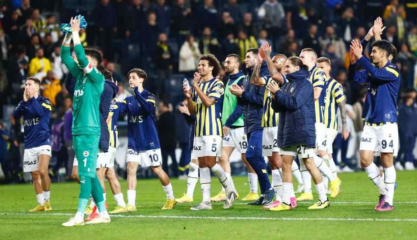 Fenerbahçe yenilmezliğini 8 maça çıkarıp üst üste 5. galibiyetini aldı